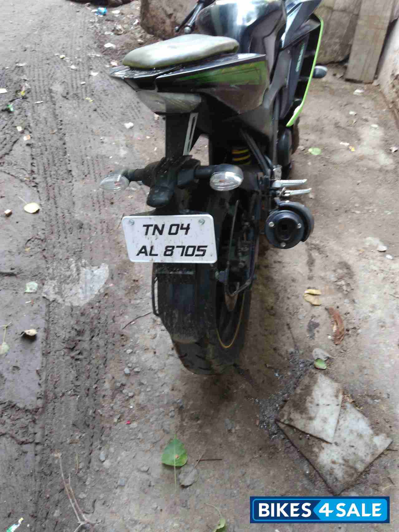 Used 2013 model Yamaha YZF R15 for sale in Chennai. ID 158409 