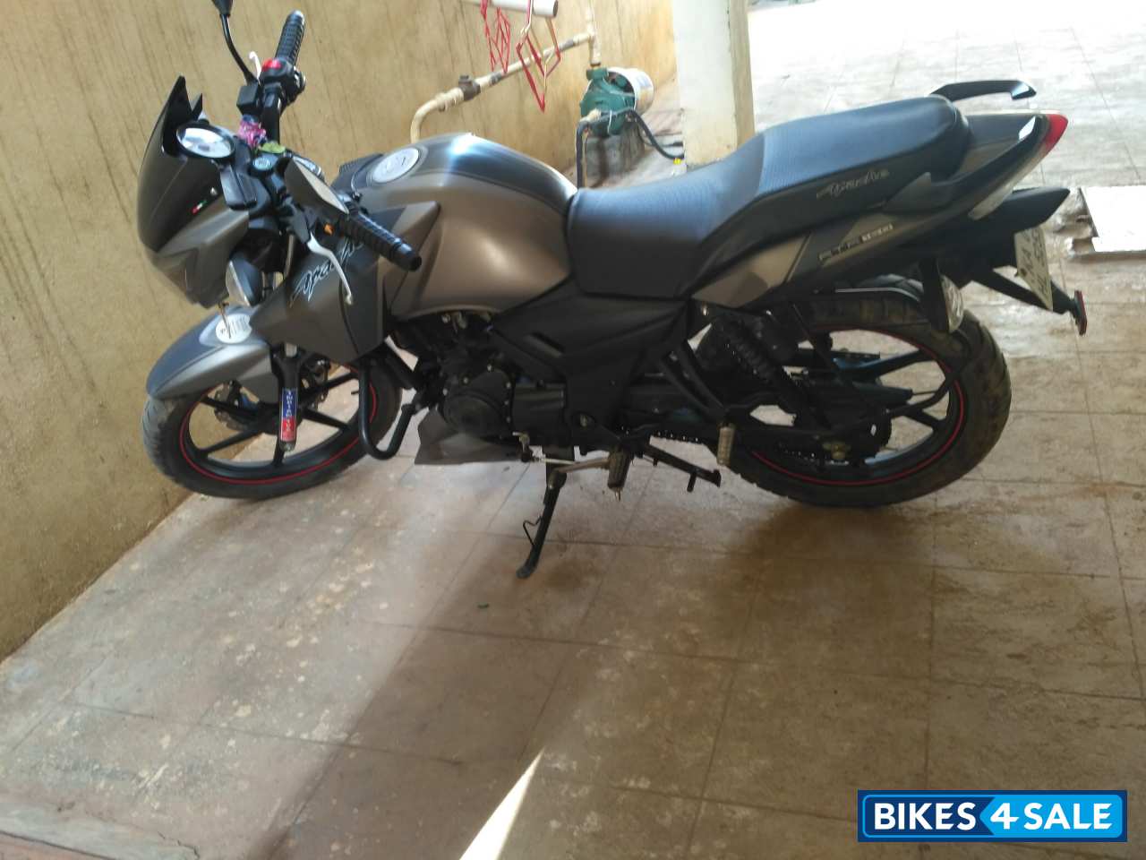 Grey TVS Apache RTR FI 160 Grey TVS Apache RTR FI 160