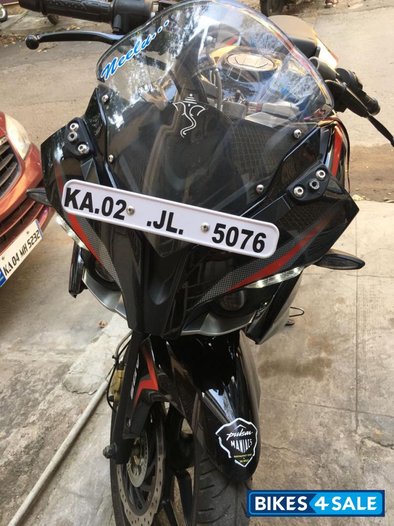 Black Bajaj Pulsar RS 200 ABS