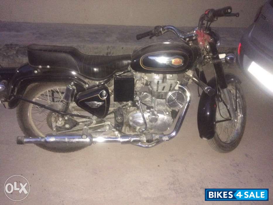Black Royal Enfield Bullet Standard 350