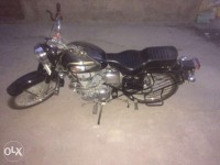 Black Royal Enfield Bullet Standard 350
