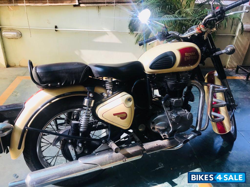 Tan Royal Enfield Classic 500 Tan Royal Enfield Classic 500