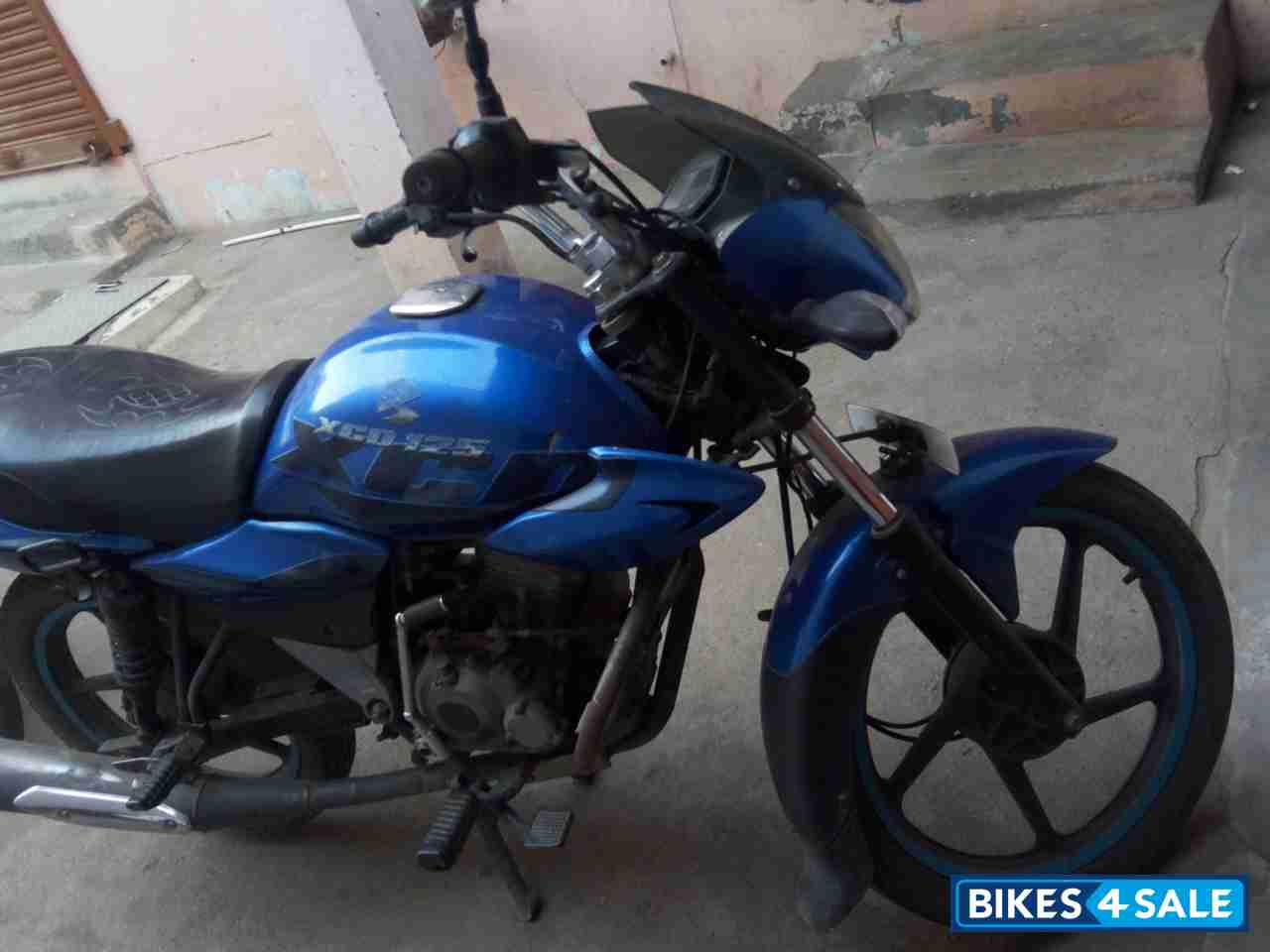Blue Bajaj XCD 125 DTS-Si Blue Bajaj XCD 125 DTS-Si
