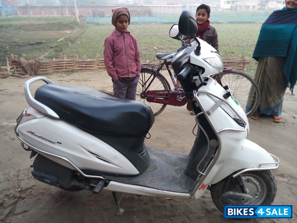 White Honda Activa 3G White Honda Activa 3G