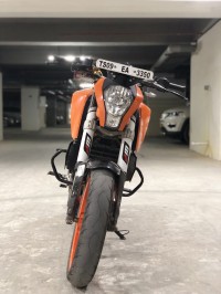 Orange KTM Duke 200