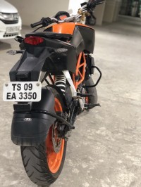 Orange KTM Duke 200