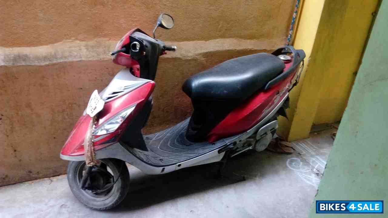 Red TVS Scooty Streak