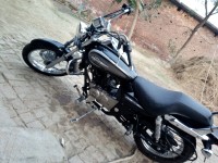 Black Bajaj Avenger Cruise 220