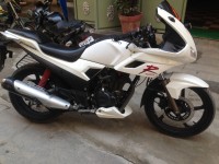 White Hero Karizma R