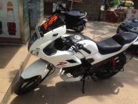 White Hero Karizma R