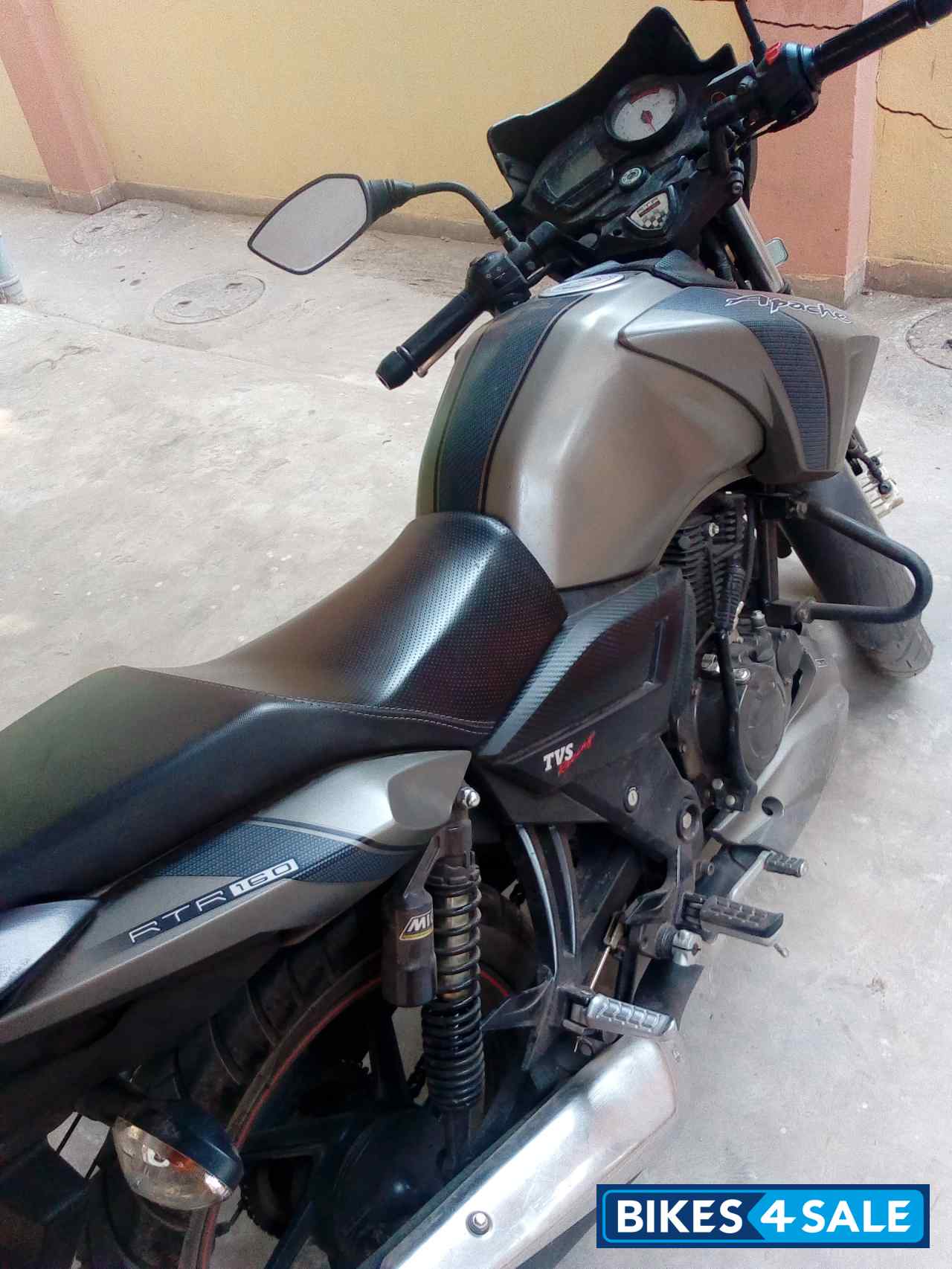 Used 17 Model Tvs Apache Rtr 160 For Sale In Kolkata Id Ash Colour Bikes4sale