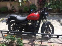 Black Royal Enfield Thunderbird 500