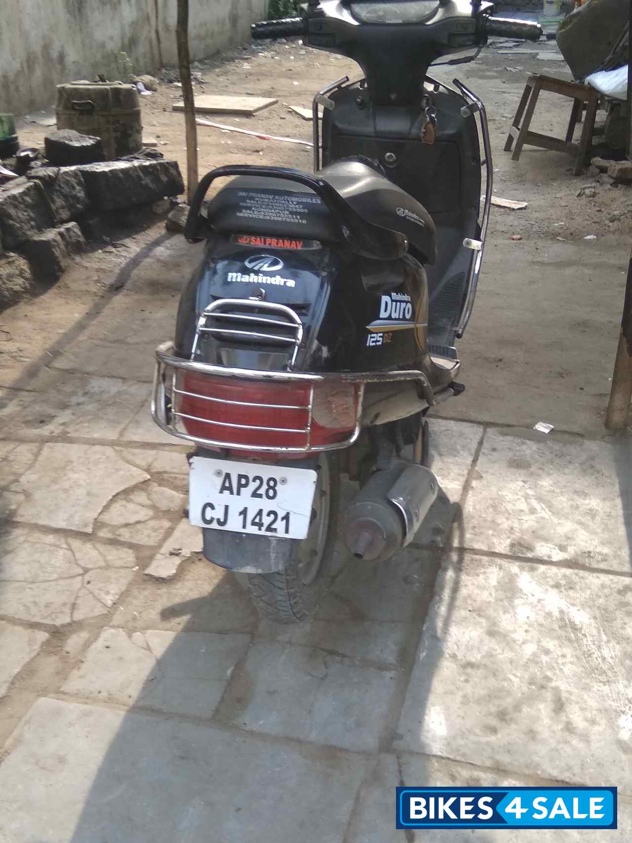 Black Mahindra Duro DZ Black Mahindra Duro DZ