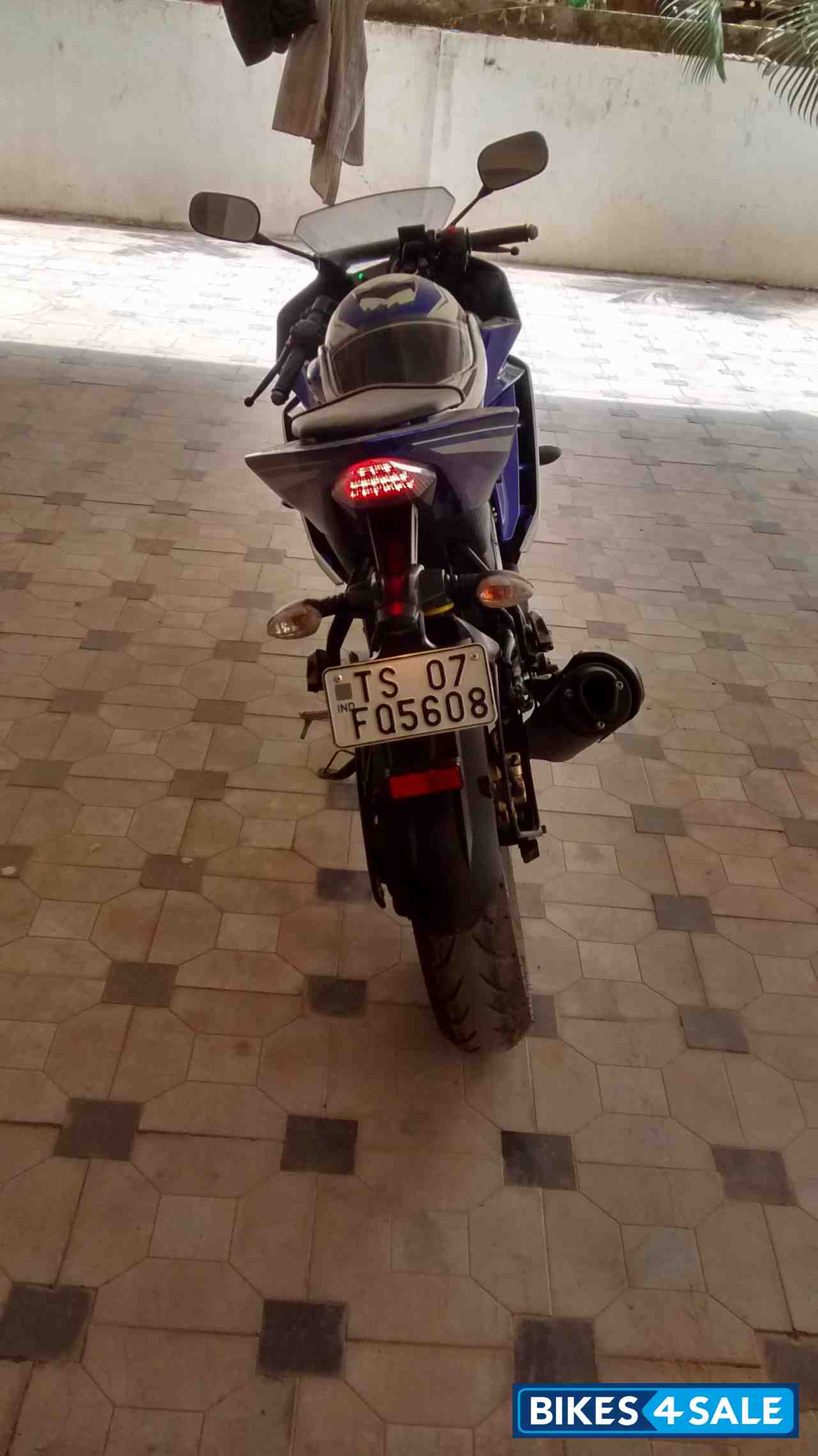 Silver Blue Yamaha YZF R15 V2 Silver Blue Yamaha YZF R15 V2