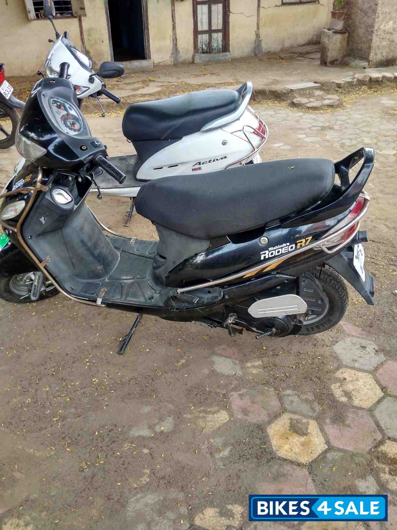 mahindra rodeo scooty