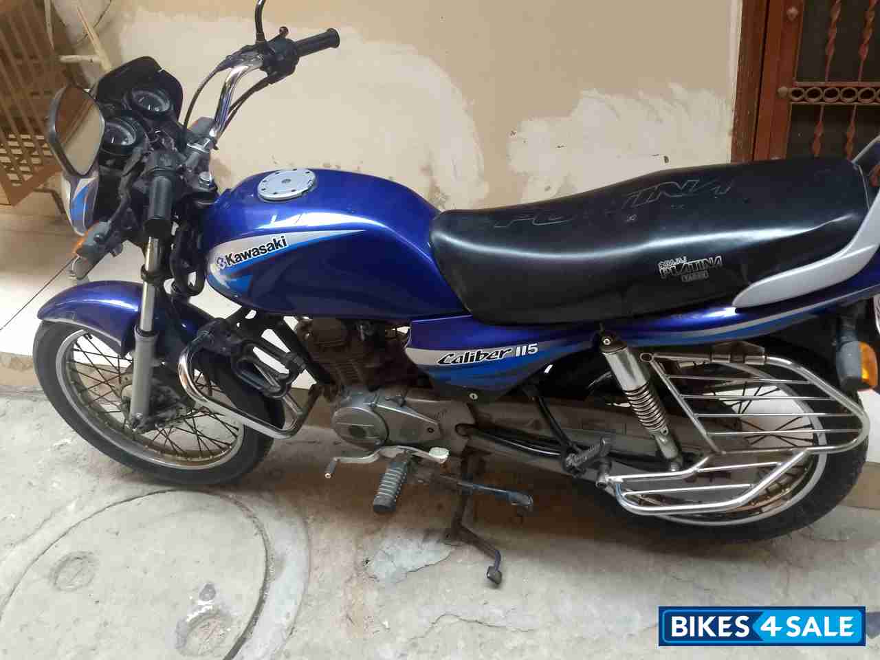 Blue Bajaj Caliber 115