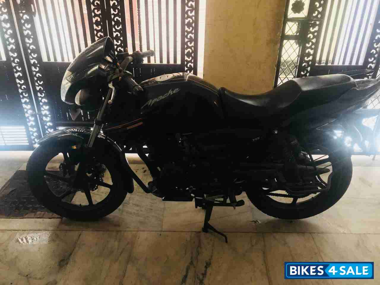 Used 11 Model Tvs Apache Rtr 160 For Sale In New Delhi Id 1675 Glossy Black Colour Bikes4sale