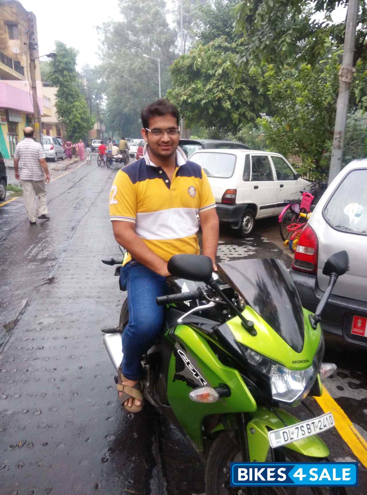 Green Black Colour Honda CBR 150R Green Black Colour Honda CBR 150R