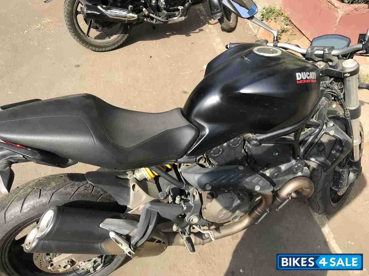 Mat Black Ducati Monster 821