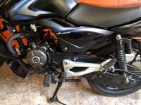 Black Bajaj Discover 100M