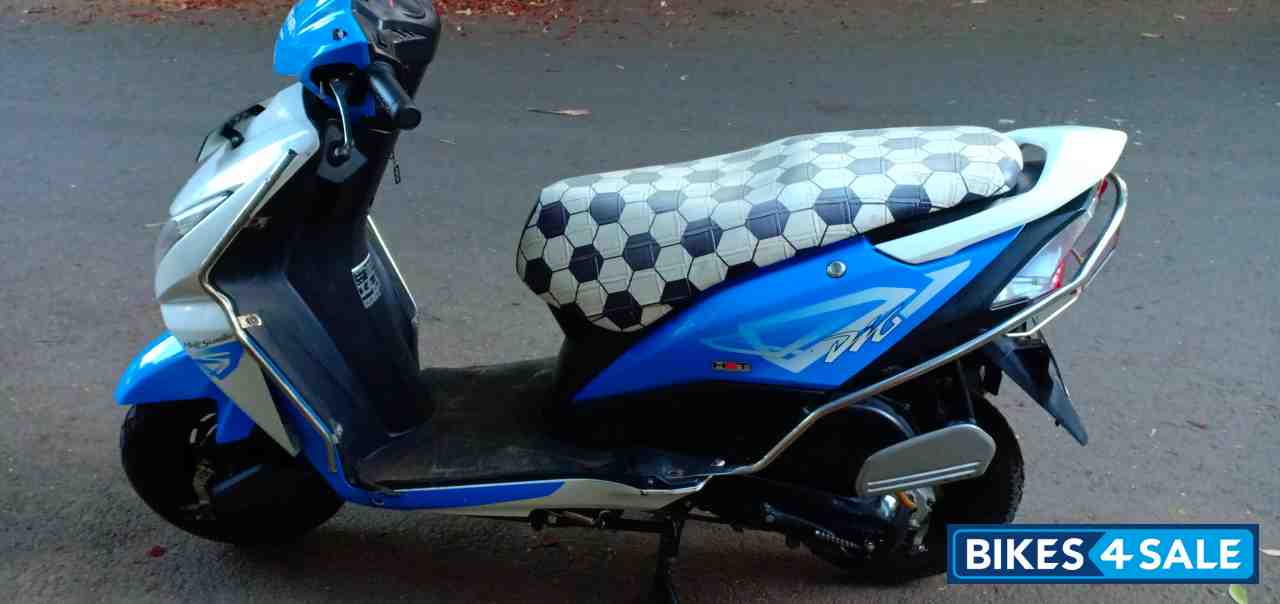 Blue White Honda Dio Blue White Honda Dio