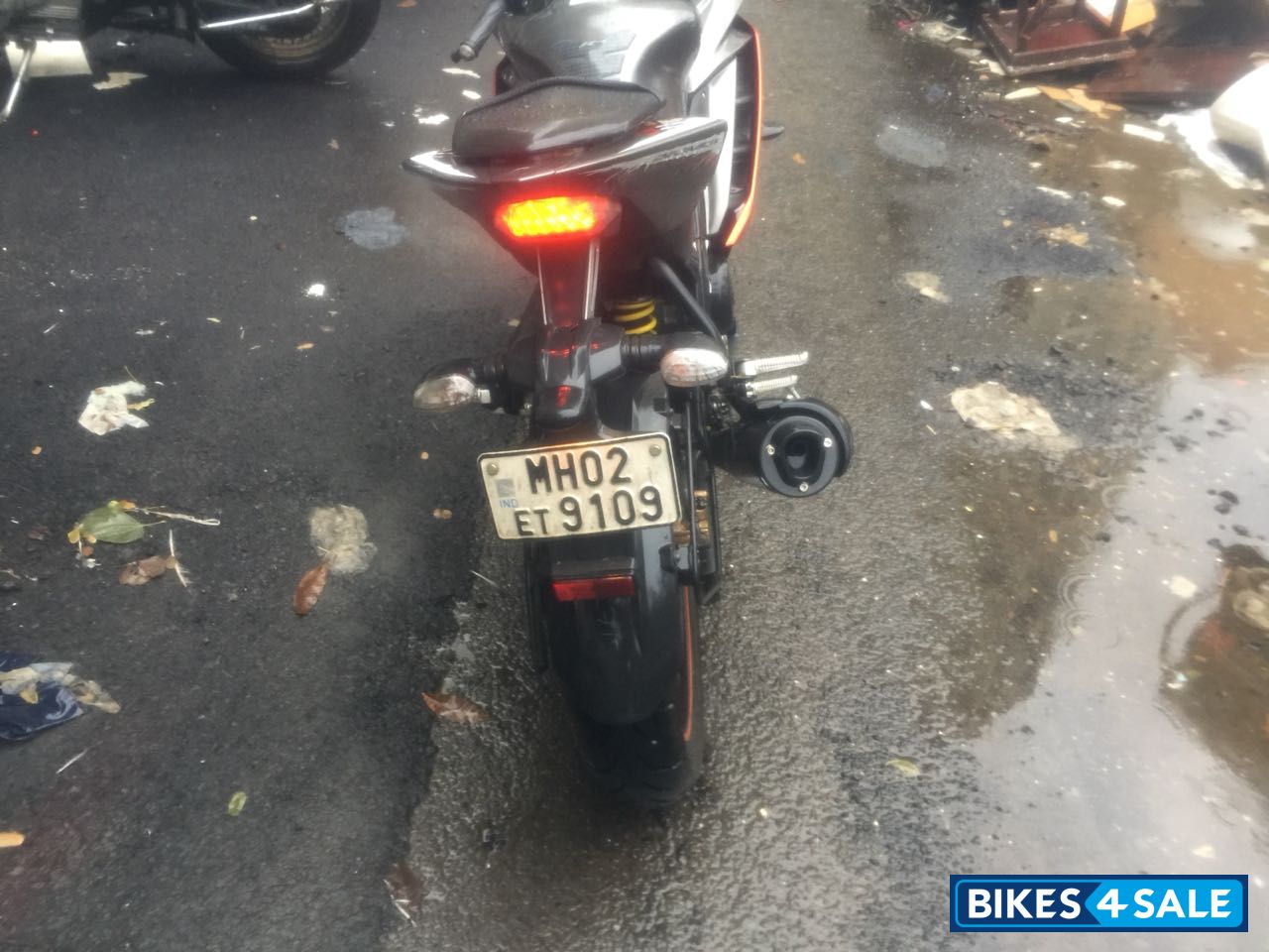 Metal Grey Yamaha YZF R15 V2 Metal Grey Yamaha YZF R15 V2