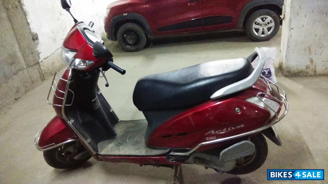 Red Honda Activa