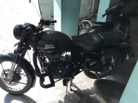 Black Royal Enfield Classic Stealth Black