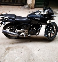 Black Bajaj Pulsar 180 DTSi