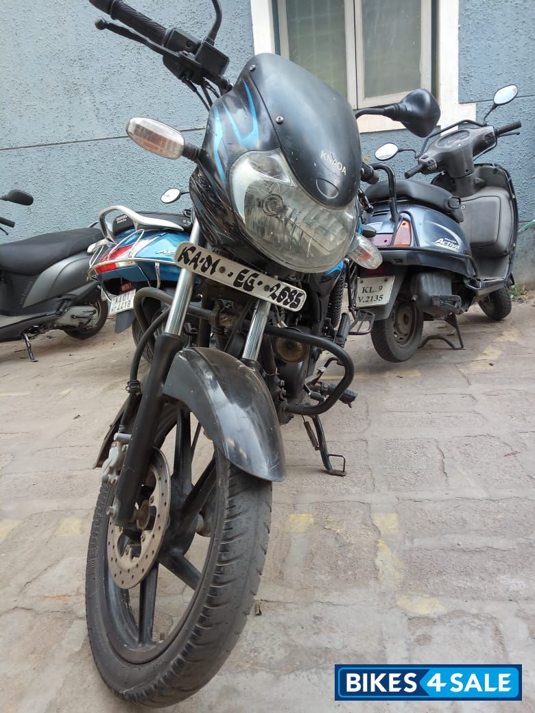 Black Bajaj Discover DTSi 135 Black Bajaj Discover DTSi 135