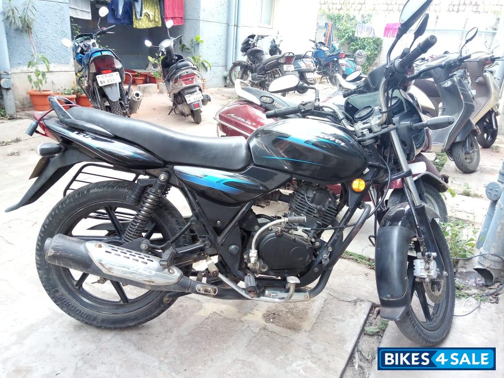 Black Bajaj Discover DTSi 135 Black Bajaj Discover DTSi 135