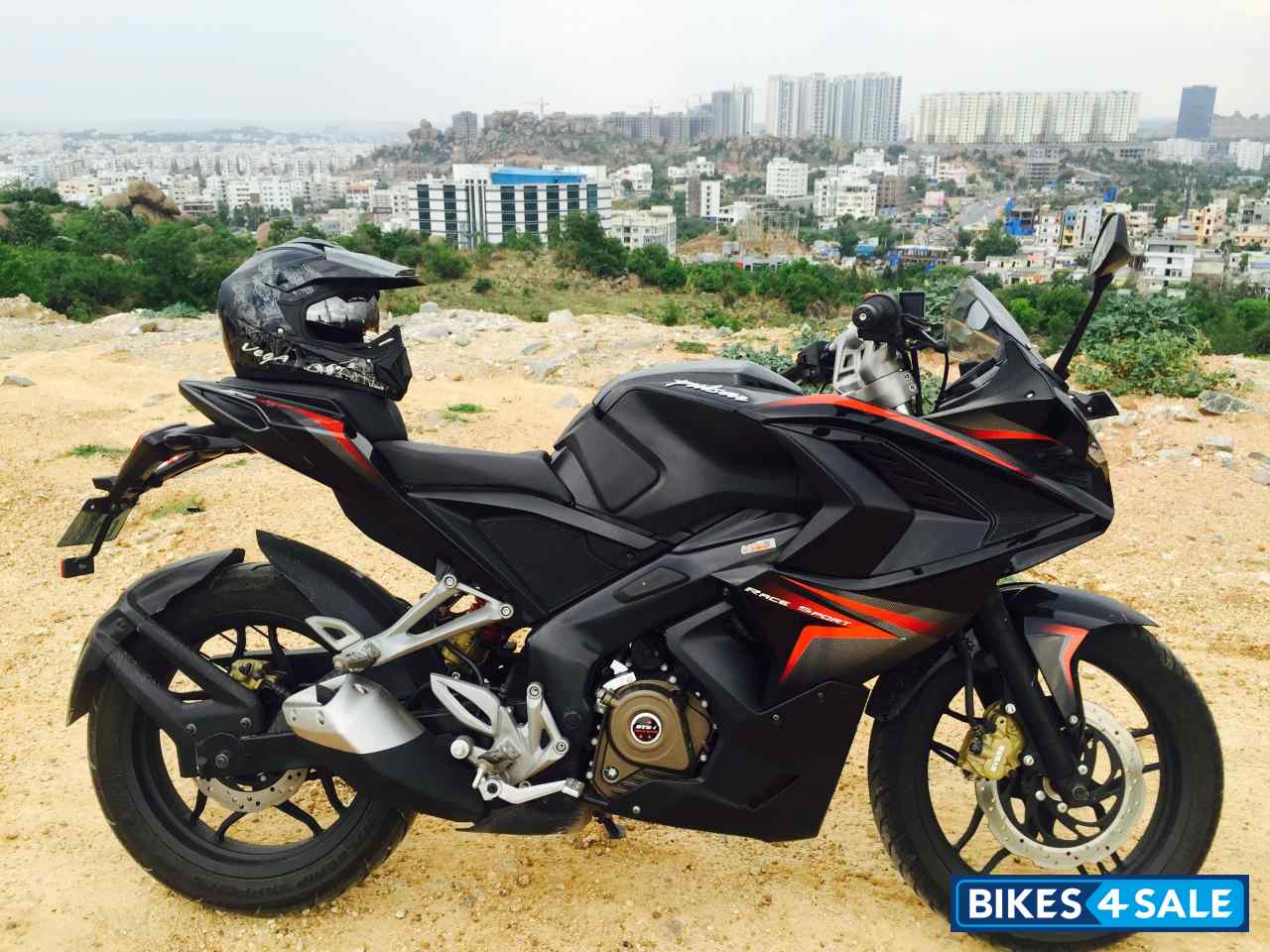 Demon Black Bajaj Pulsar RS 200