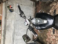 Black Bajaj Avenger 220 DTS-i