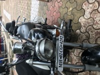 Black Bajaj Avenger 220 DTS-i