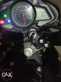 Black Bajaj Pulsar 200 NS