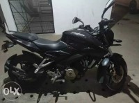 Black Bajaj Pulsar 200 NS