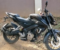 Black Bajaj Pulsar 200 NS