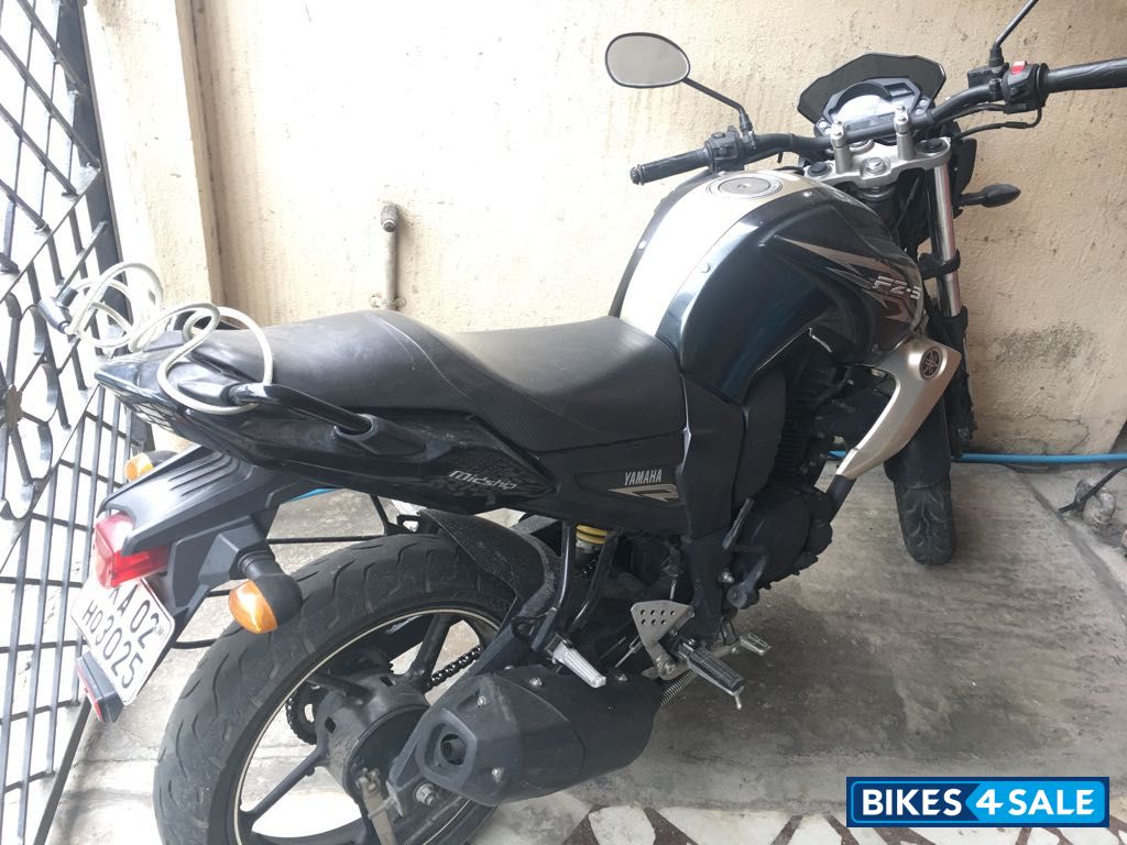 Black- Gold Yamaha FZ-S Black- Gold Yamaha FZ-S