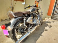 Gunmetal Gray Royal Enfield Classic Gunmetal Grey