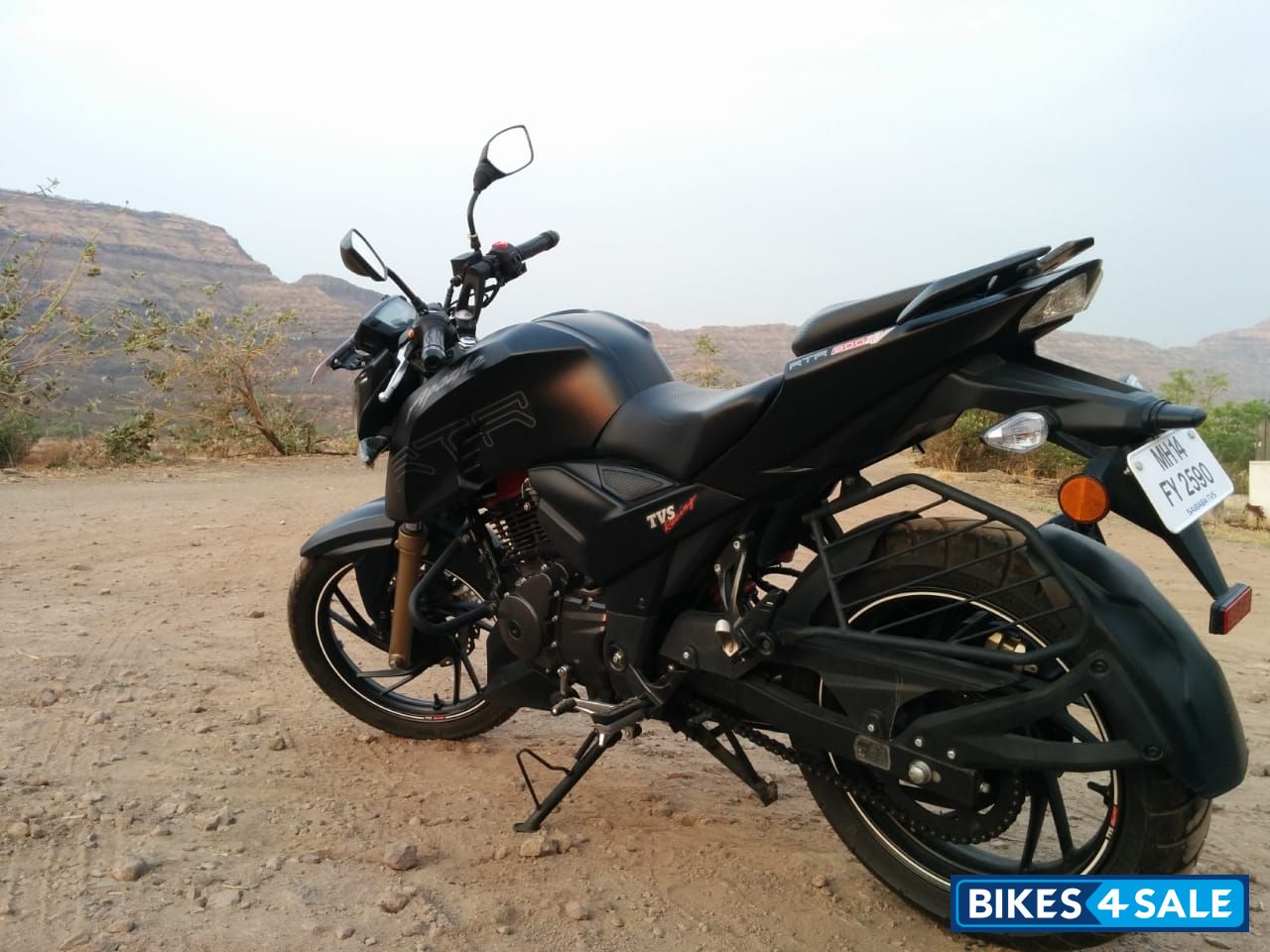 Matte Black TVS Apache RTR 200 4V