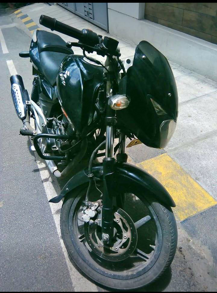 Black Bajaj Pulsar 180 DTSi