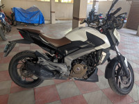 White Bajaj Dominar 400