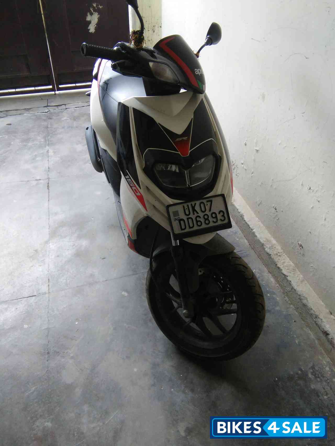 Aprilia sr 150 discount 2nd hand price