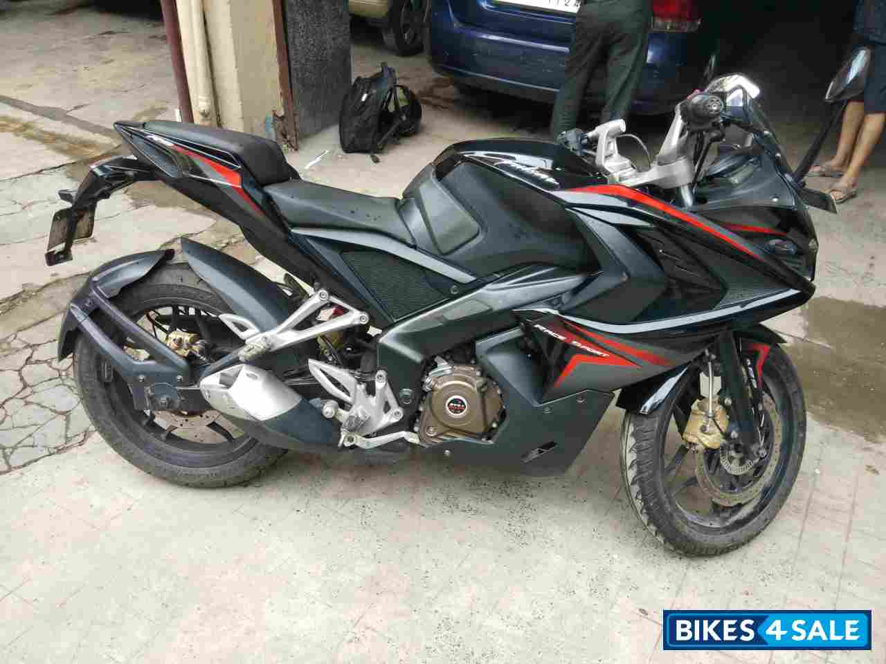 Black Bajaj Pulsar RS 200 ABS Black Bajaj Pulsar RS 200 ABS