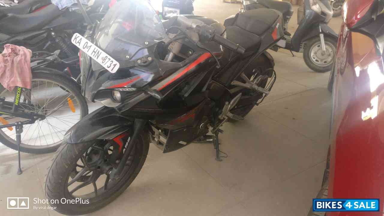Bajaj Pulsar RS 200 ABS Bajaj Pulsar RS 200 ABS