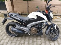 White - Black Bajaj Dominar 400 Disc