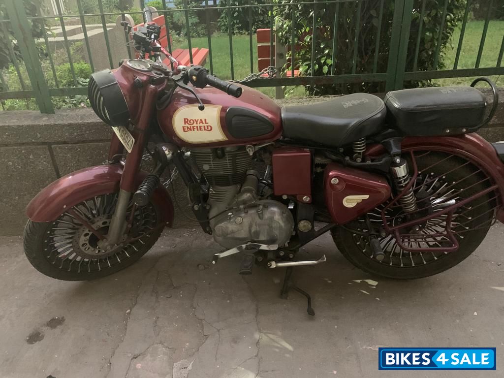 Maroon Royal Enfield Classic 350