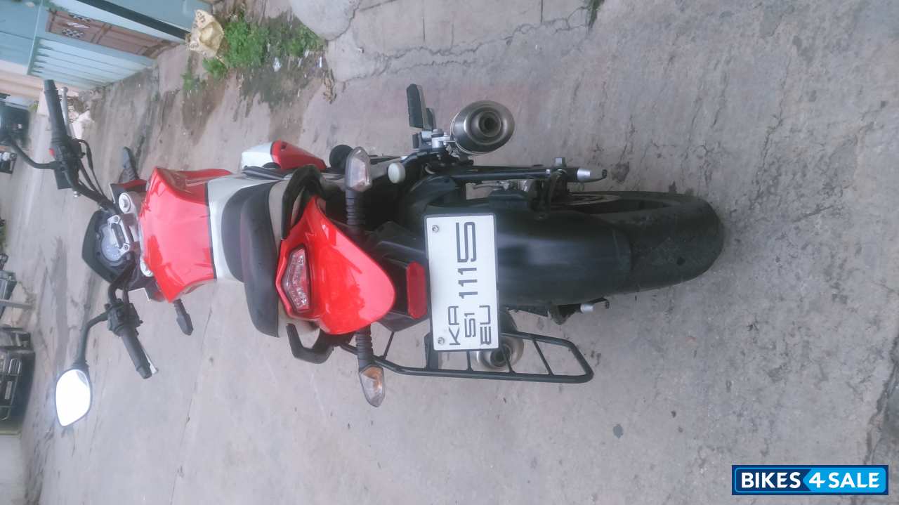 Red Mahindra Mojo Red Mahindra Mojo