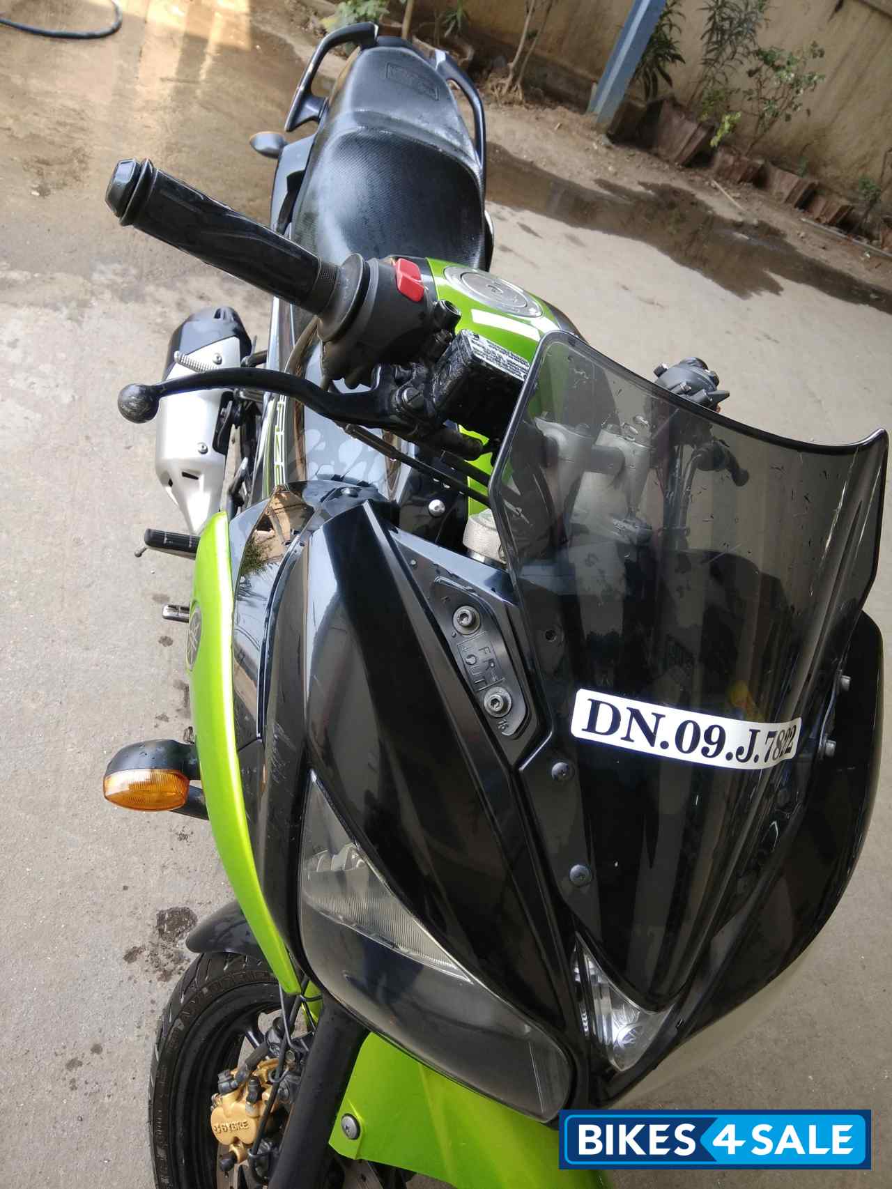 Cyber Green Yamaha Fazer