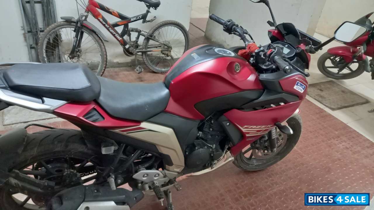 Red Yamaha FZ25 Red Yamaha FZ25